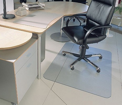 стул на роликах